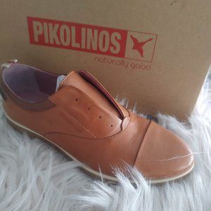 NWT Pikolinos Pyrgos Laceless Oxford.